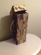 Load image into Gallery viewer, Wine box in Black marble