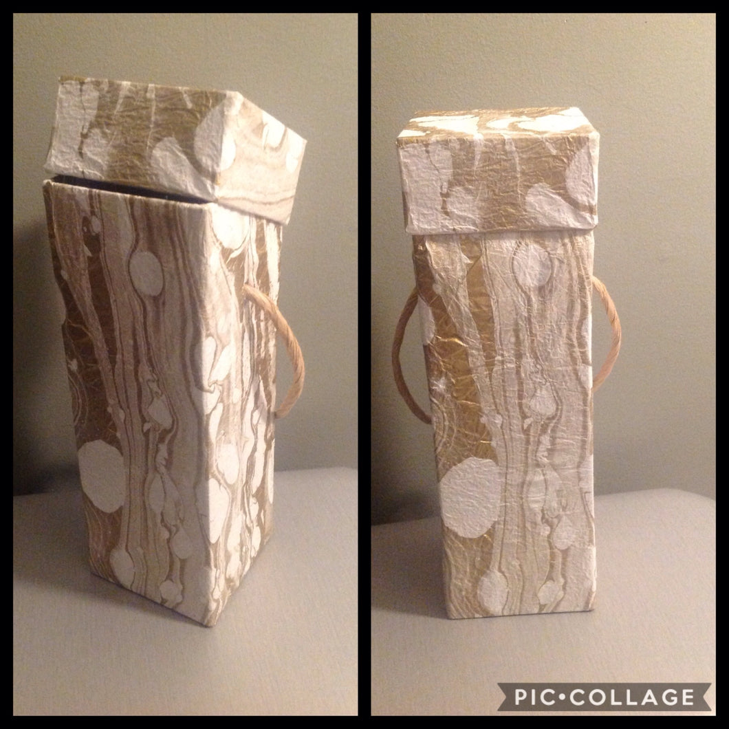 Wine box in White marble