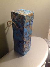 Load image into Gallery viewer, Wine box in blue/purple marble